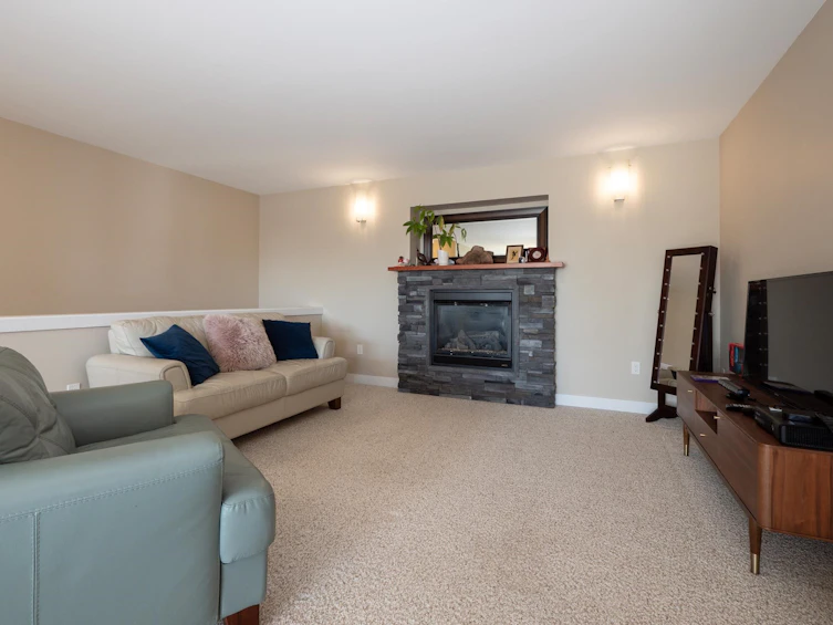 5878 Medusa Street, Sechelt, BC, V0N 3A0 - 8