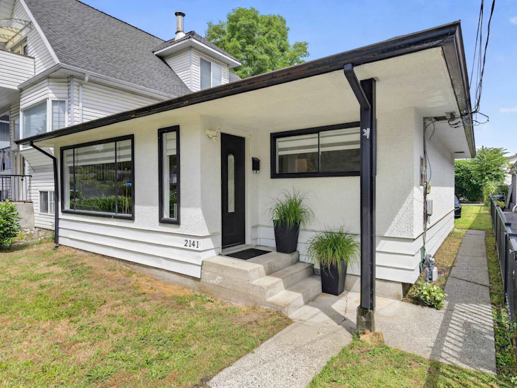 2141 Fraser Avenue, Port Coquitlam, BC, V3B 1N7