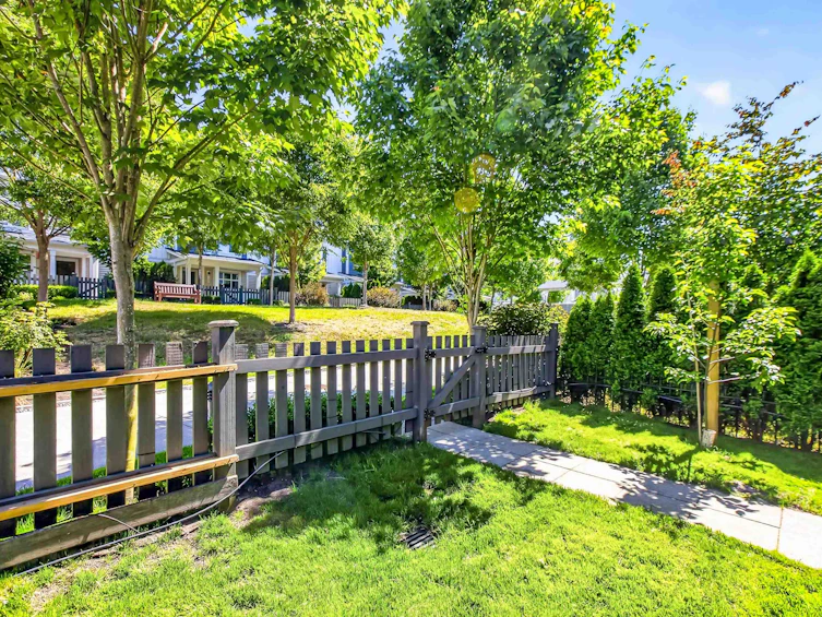 1406-11295 Pazarena Place, Maple Ridge, BC, V2X 4K9 - 4
