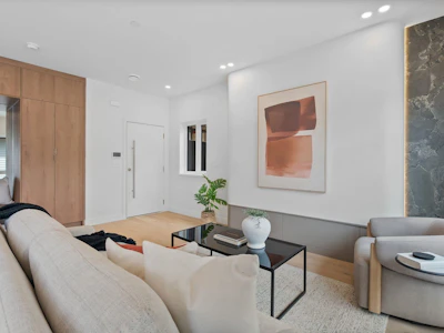 2-2211 William Street - 3