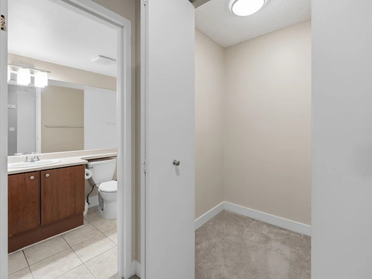 210-5700 200th Street, Langley, BC, V3A 7S6 - 22