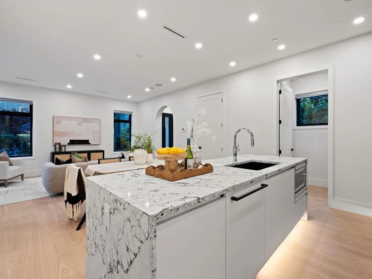5038 Granville Street, Vancouver, BC, V6M 3B4 - 14