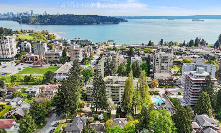 212-1425 Esquimalt Avenue