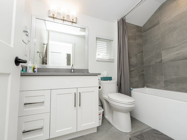903 Walls Avenue, Coquitlam, BC, V3K 2T2 - 28