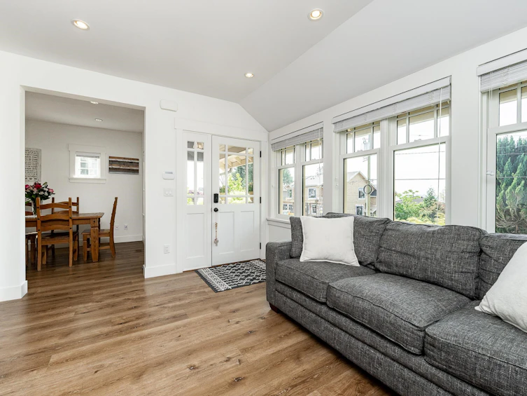 903 Walls Avenue, Coquitlam, BC, V3K 2T2 - 5