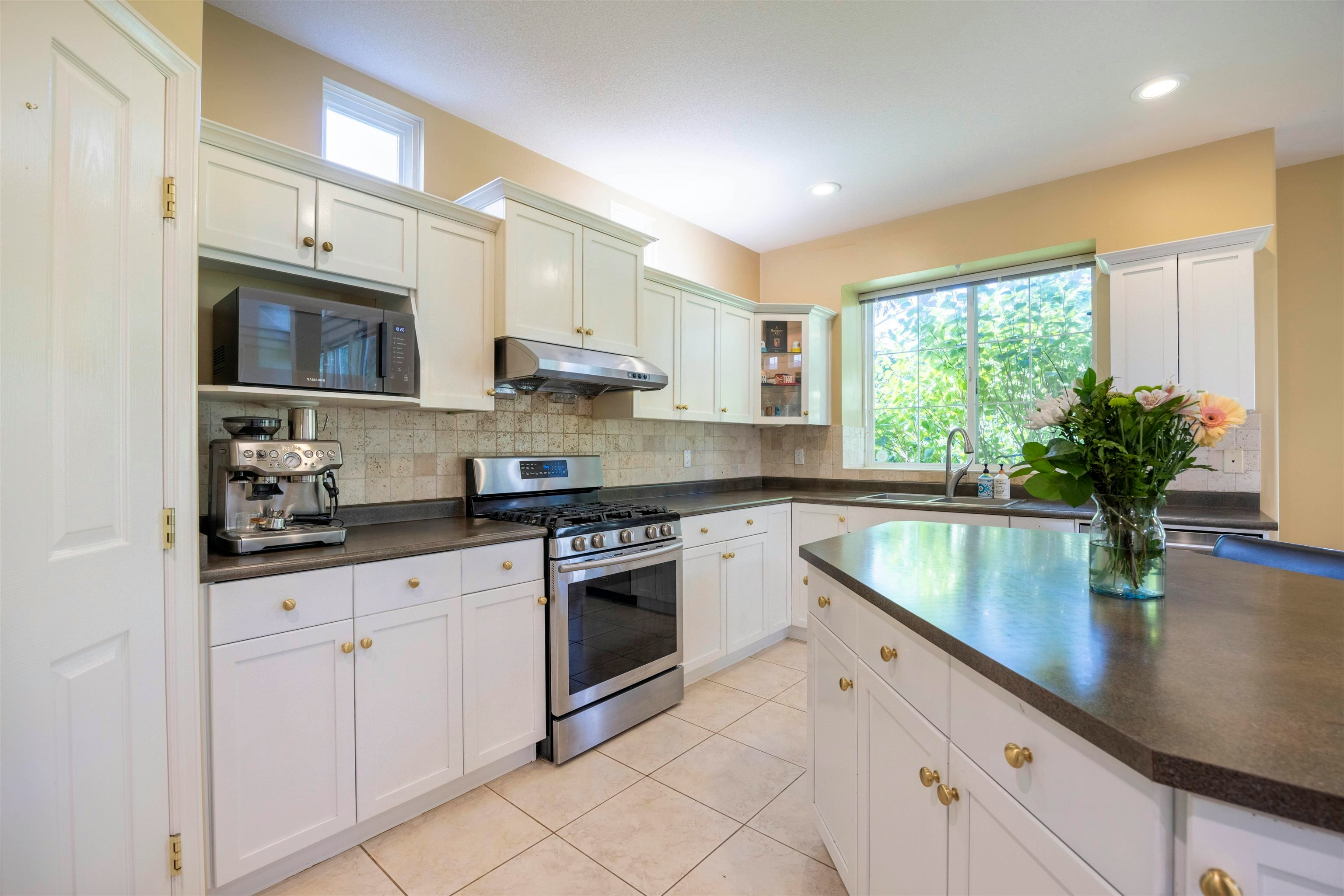 3280 Chartwell Green, Coquitlam, BC, V3E 3M9 - 14