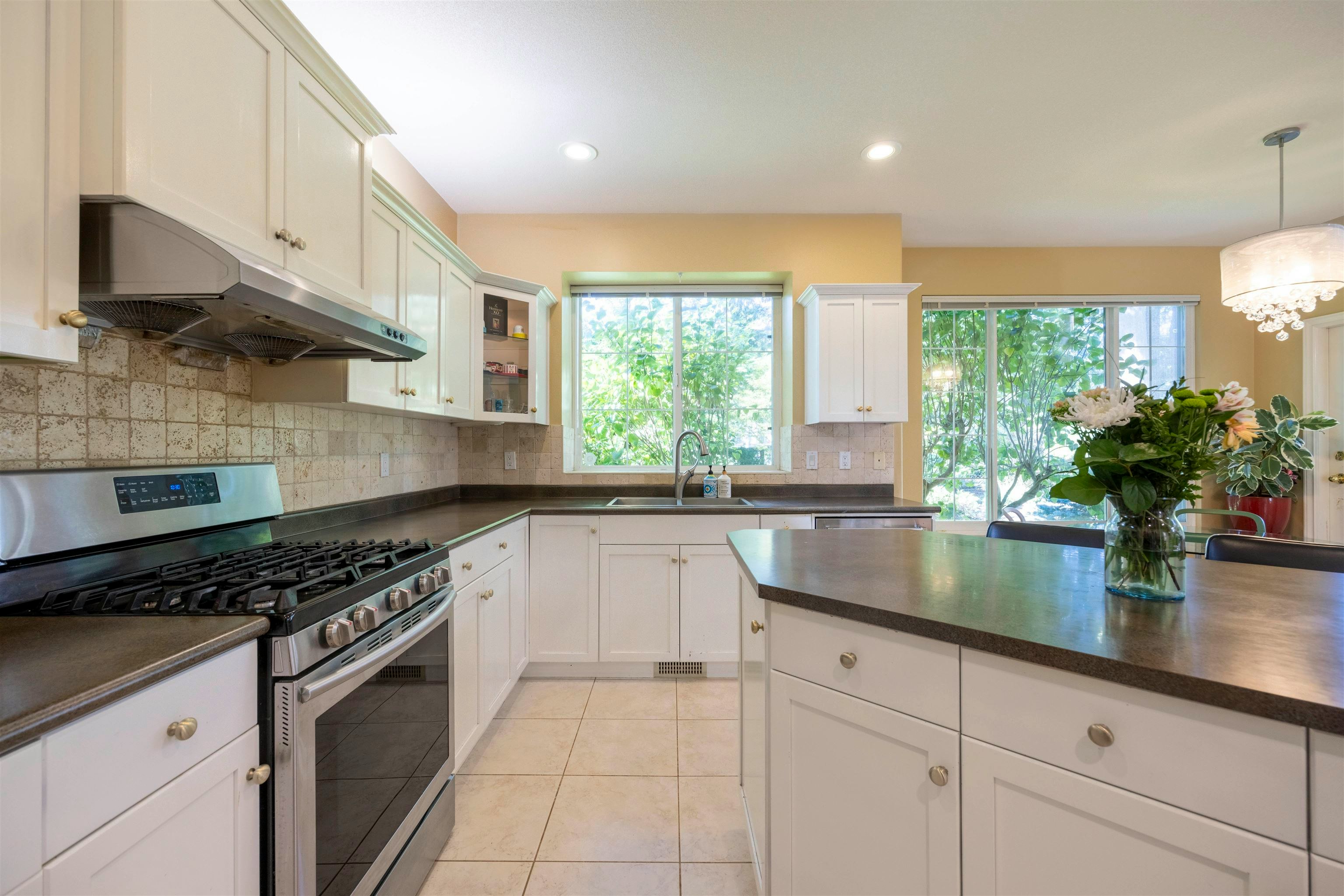3280 Chartwell Green, Coquitlam, BC, V3E 3M9 - 15
