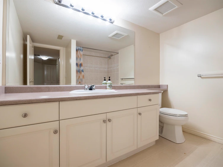 3280 Chartwell Green, Coquitlam, BC, V3E 3M9 - 35