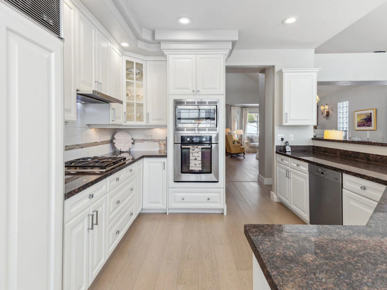 1-5110 Alderfeild Place, West Vancouver, BC, V7W 2W7 - 4