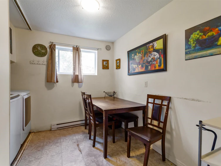 2676 Tretheway Drive, Burnaby, BC, V5B 4R8 - 11