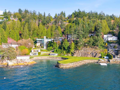 5210 Marine Drive - 4