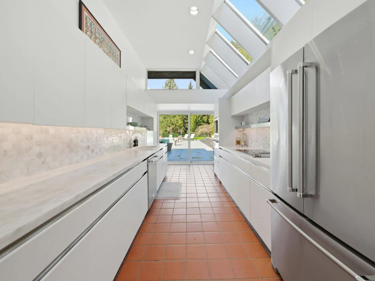 5210 Marine Drive, West Vancouver, BC, V7W 2P8 - 10