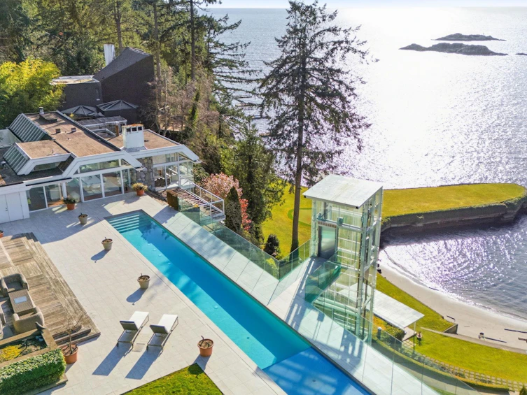 5210 Marine Drive, West Vancouver, BC, V7W 2P8