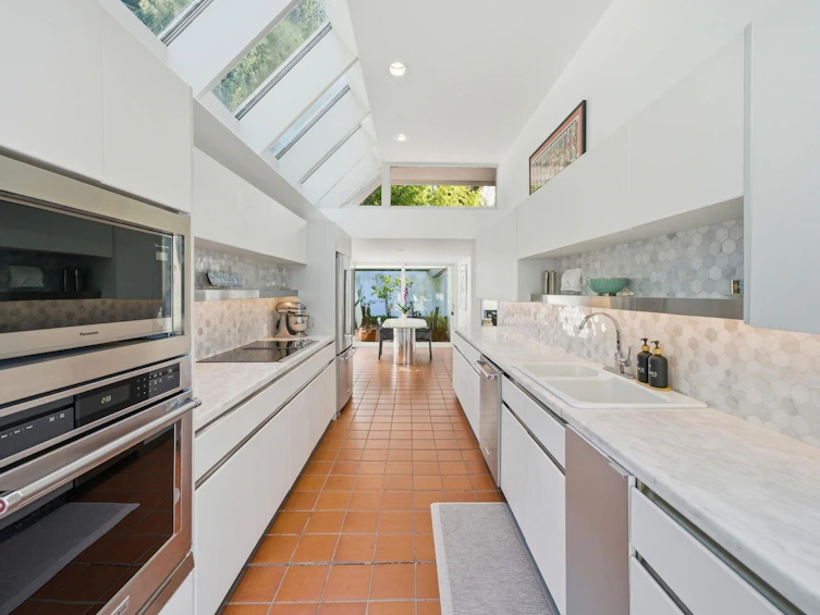 5210 Marine Drive, West Vancouver, BC, V7W 2P8 - 9
