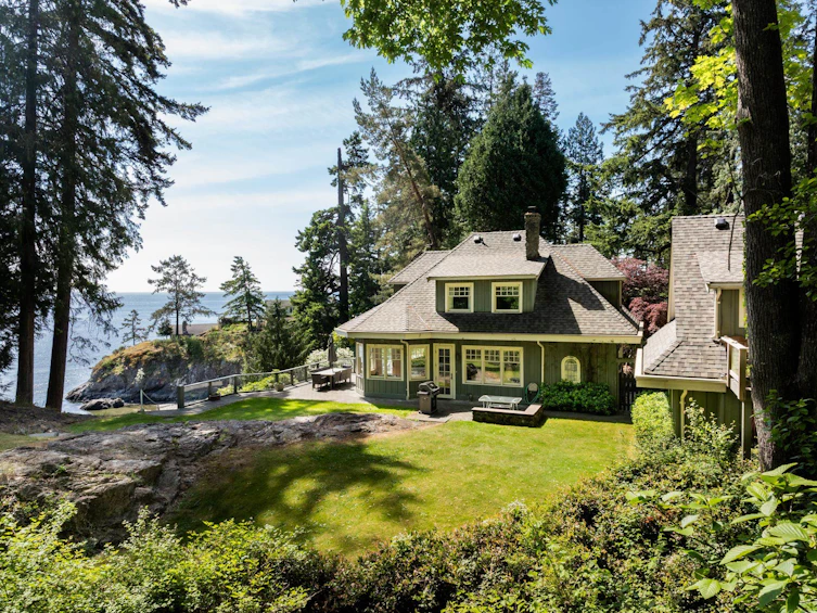 8 Arbutus Bay Road, Bowen Island, BC, V0N 1G2 - 4