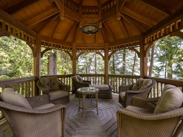 8 Arbutus Bay Road, Bowen Island, BC, V0N 1G2 - 13