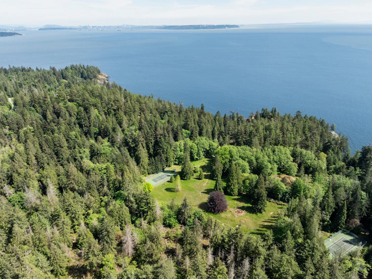 8 Arbutus Bay Road, Bowen Island, BC, V0N 1G2 - 32