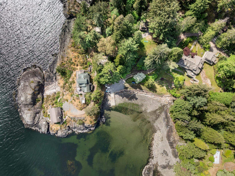8 Arbutus Bay Road, Bowen Island, BC, V0N 1G2 - 39