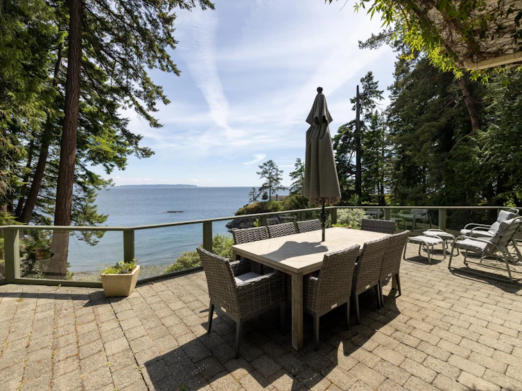8 Arbutus Bay Road, Bowen Island, BC, V0N 1G2 - 5