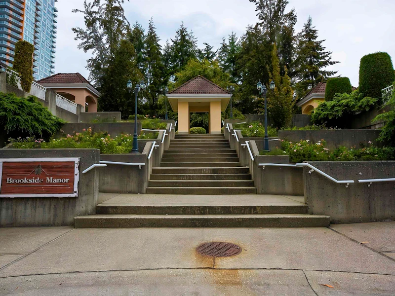 203 - 515 Whiting Way, Coquitlam BC V3J 7W9