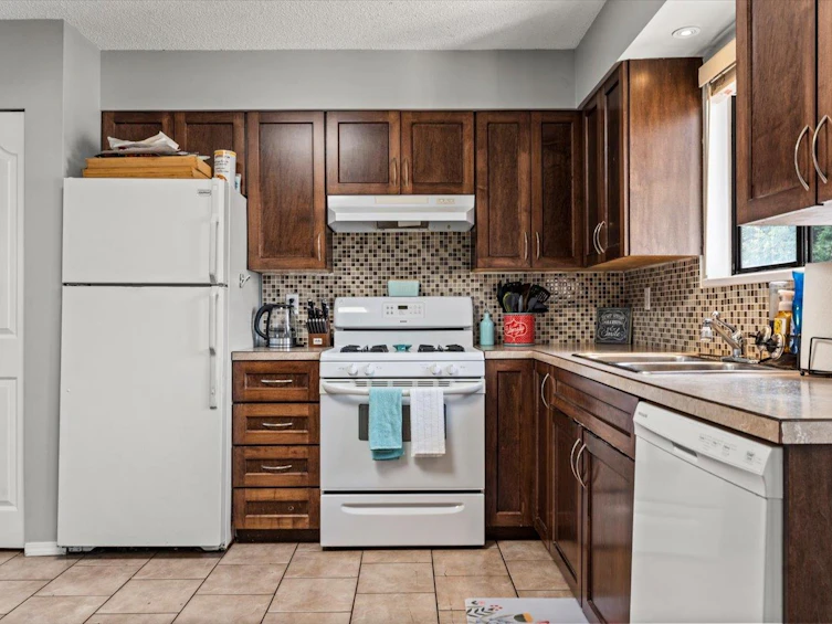 9123 Armitage Street, Chilliwack, BC, V2P 6R6 - 7