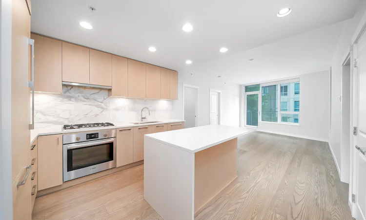 423-3563 Ross Drive