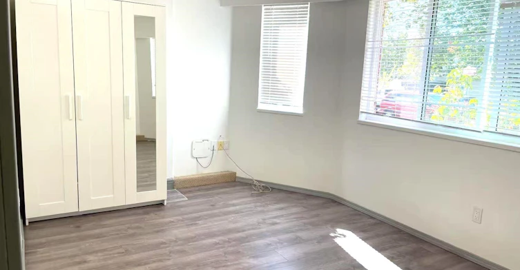 33 W Woodstock Avenue, Vancouver, BC, V5Y 2R6 - 6
