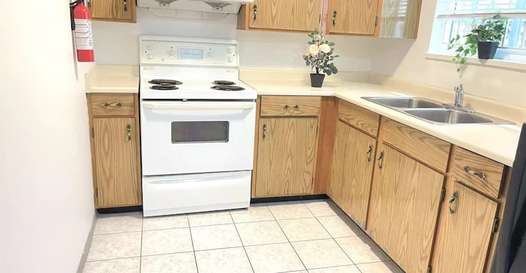 33 W Woodstock Avenue, Vancouver, BC, V5Y 2R6 - 7