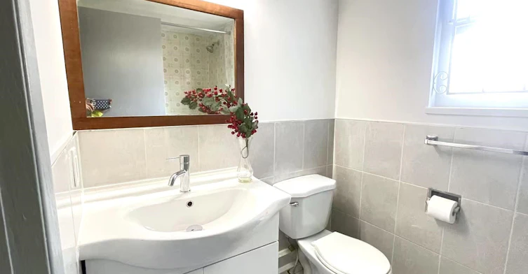 33 W Woodstock Avenue, Vancouver, BC, V5Y 2R6 - 4
