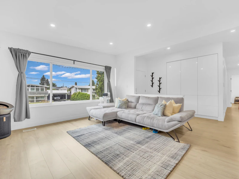 295 Leroy Street, Coquitlam BC V3K 5K5