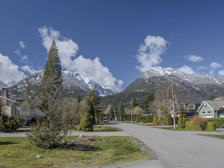 40251 Kalodon Road, Squamish, BC, V0N 1T0 - 37