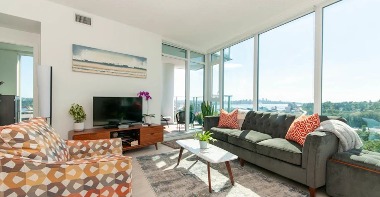 2406-1401 Hunter Street, North Vancouver, BC, V7J 1H3 - 2