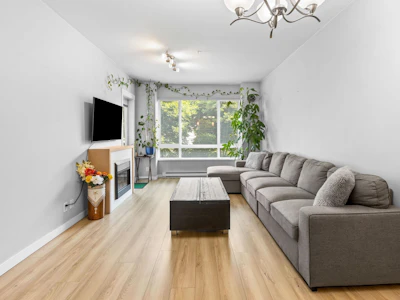 208-2943 Nelson Place - 5