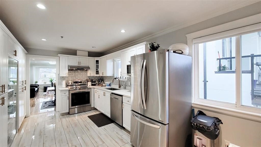 7480 Main Street, Vancouver, BC, V5X 3J8 - 8