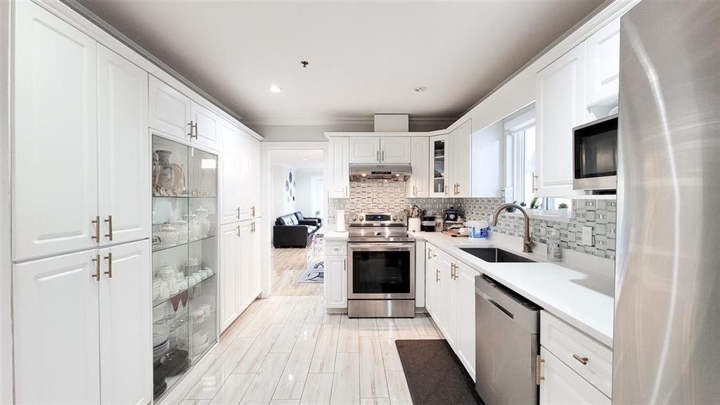 7480 Main Street, Vancouver, BC, V5X 3J8 - 9