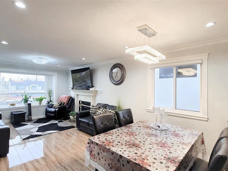 7480 Main Street, Vancouver, BC, V5X 3J8 - 3