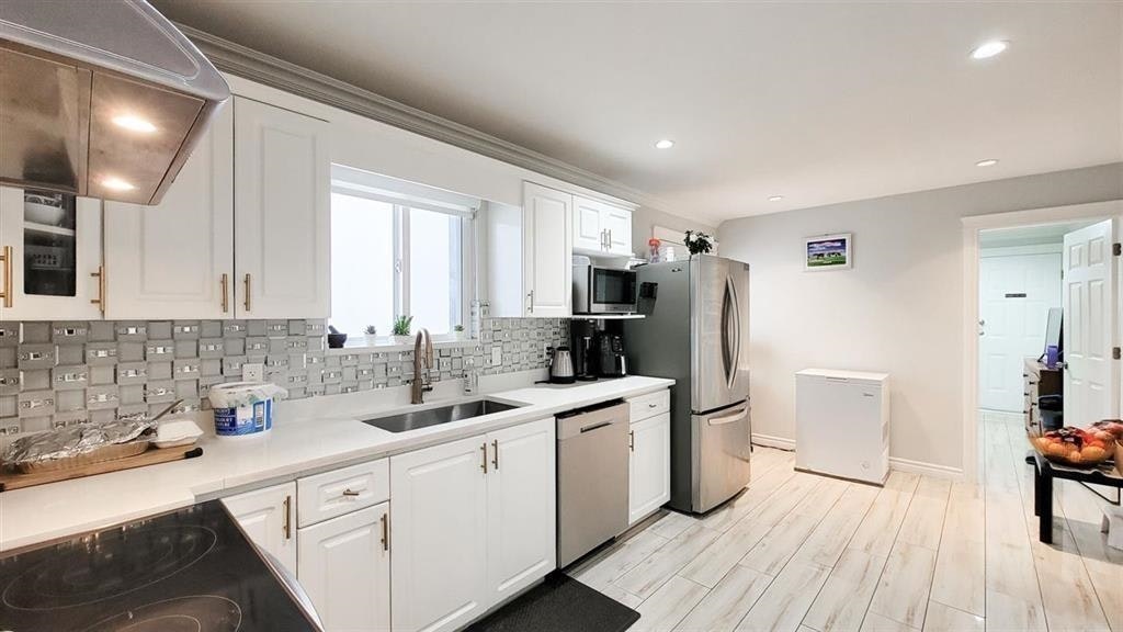 7480 Main Street, Vancouver, BC, V5X 3J8 - 7