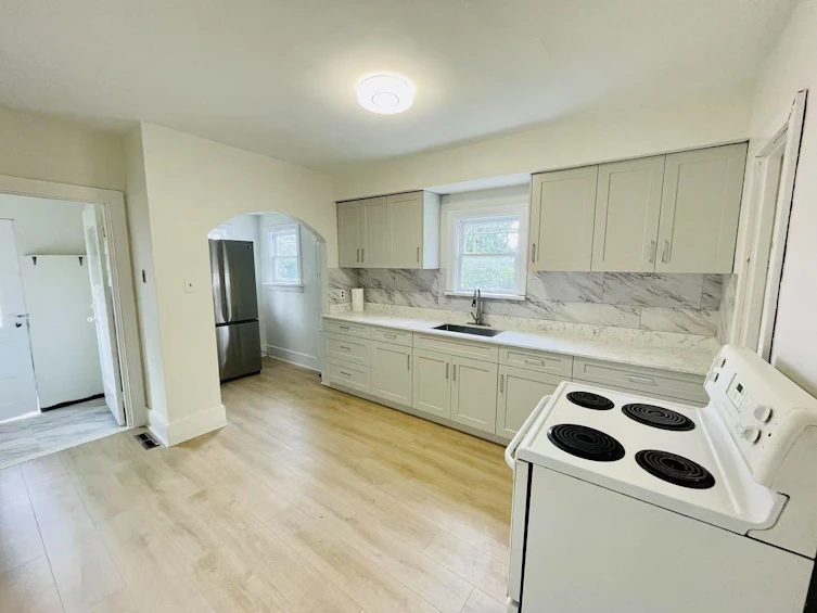 922 Park Drive, Vancouver, BC, V6P 2J4 - 12