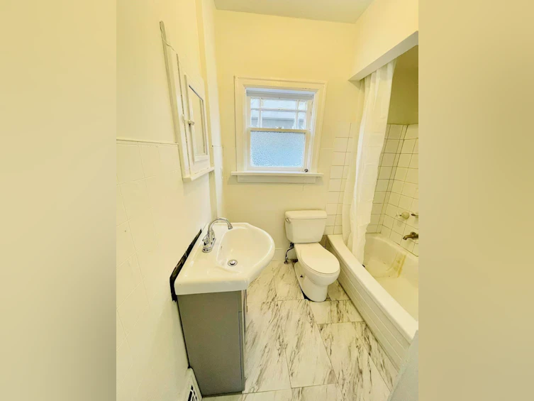 922 Park Drive, Vancouver, BC, V6P 2J4 - 21