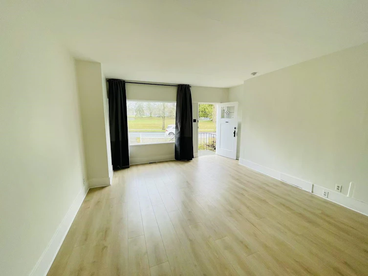 922 Park Drive, Vancouver, BC, V6P 2J4 - 11