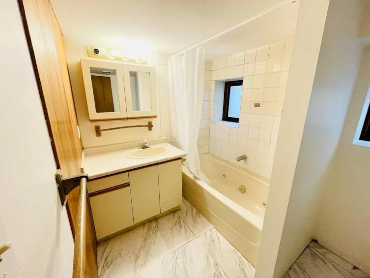 922 Park Drive, Vancouver, BC, V6P 2J4 - 22