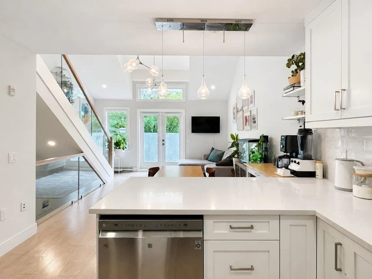 201-2759 Horley Street, Vancouver, BC, V5R 4R7