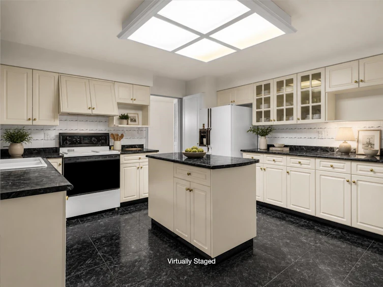 2599 Masefield Road, North Vancouver, BC, V7K 1Z8 - 5