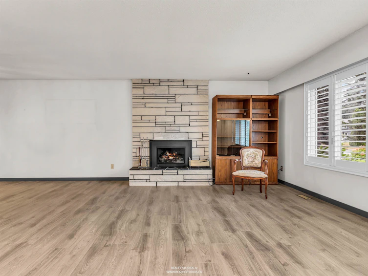 2599 Masefield Road, North Vancouver, BC, V7K 1Z8 - 14
