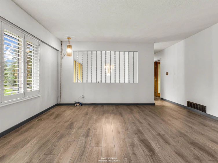 2599 Masefield Road, North Vancouver, BC, V7K 1Z8 - 17