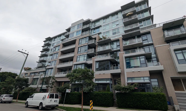 805-2788 Prince Edward Street