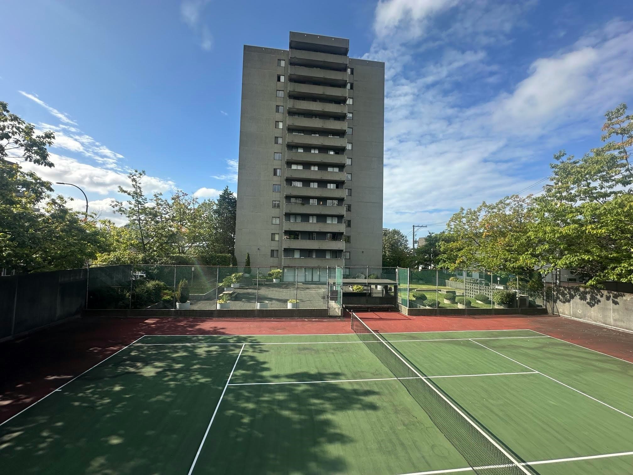 406-110 W 4th Street, North Vancouver, BC, V7M 3H3