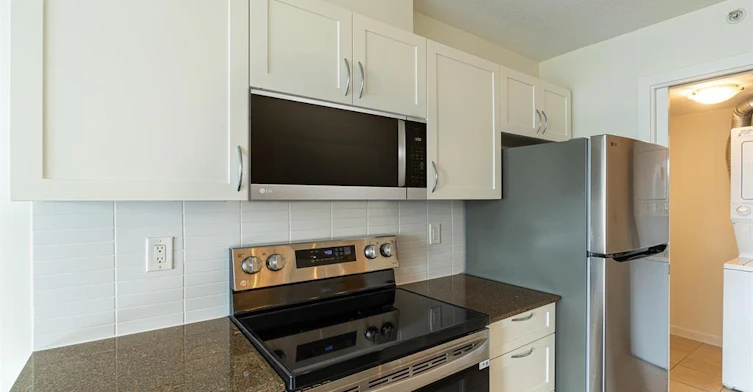 809-933 Hornby Street, Vancouver, BC, V6Z 3G4 - 3