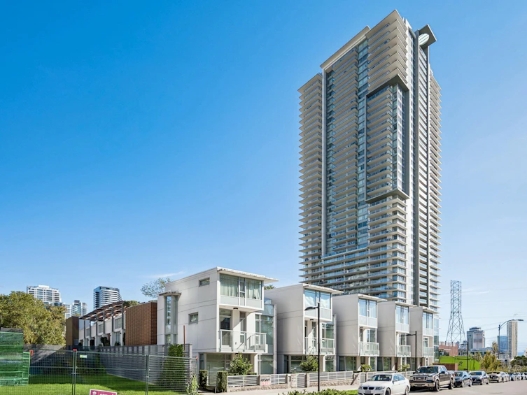 605-2388 Madison Avenue, Burnaby, BC, V5C 0K8
