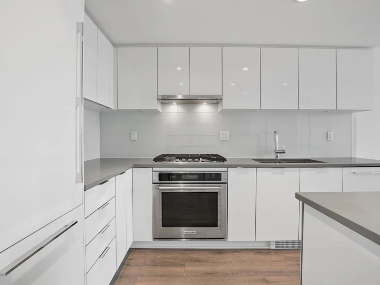 605-2388 Madison Avenue, Burnaby, BC, V5C 0K8 - 4